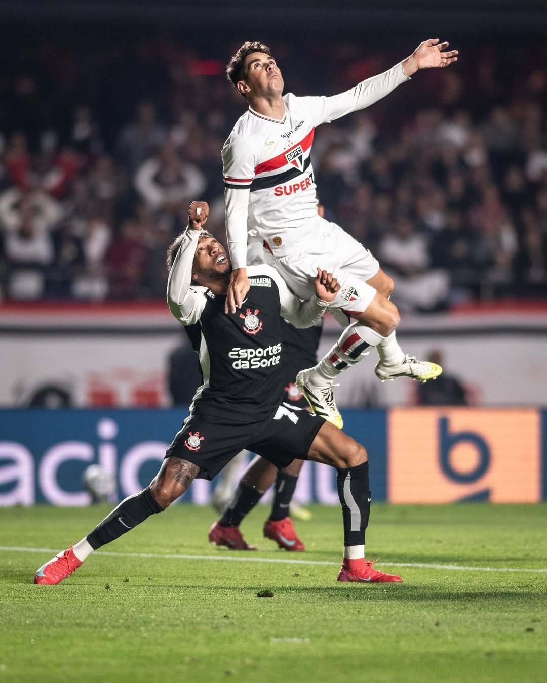 AYX-德罗巴巅峰对决，德约科维奇与70激战德国队分钟，挺进下一轮胜负难料！的简单介绍