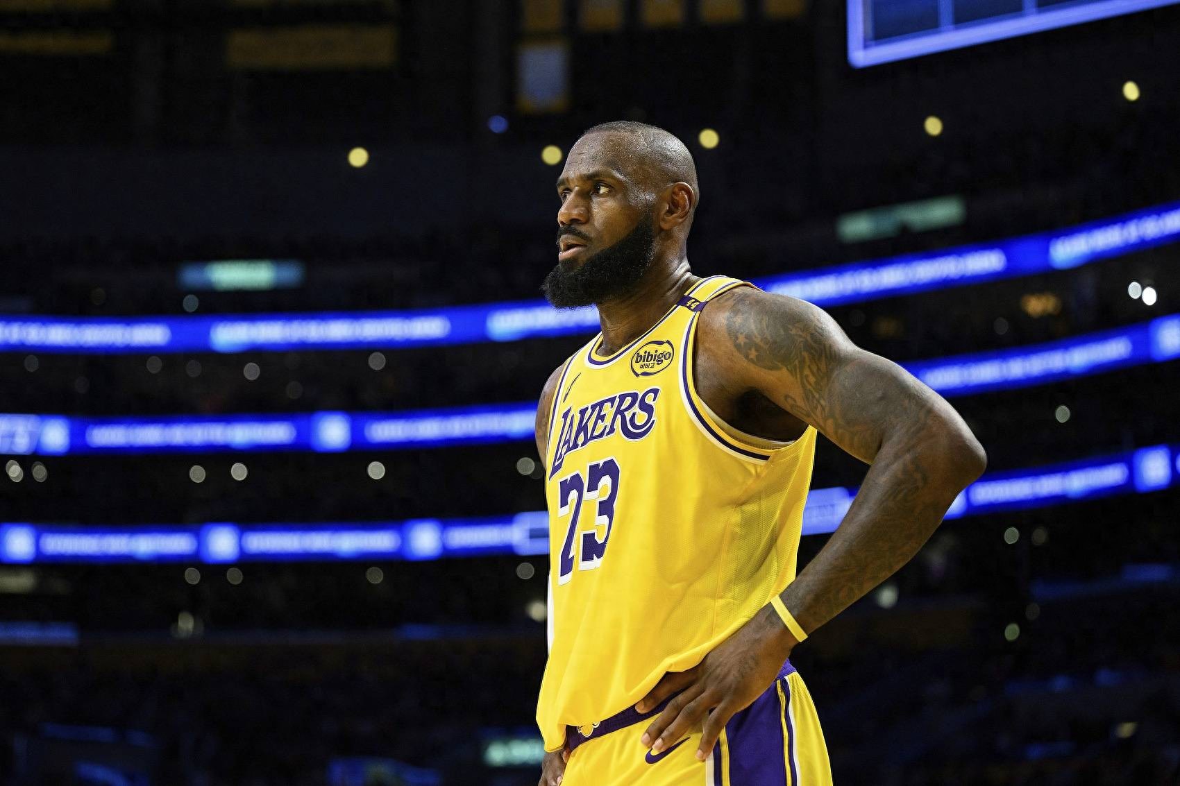 AYX-詹姆斯新星比分优势明显表现惊艳，勇士未来可期！的简单介绍