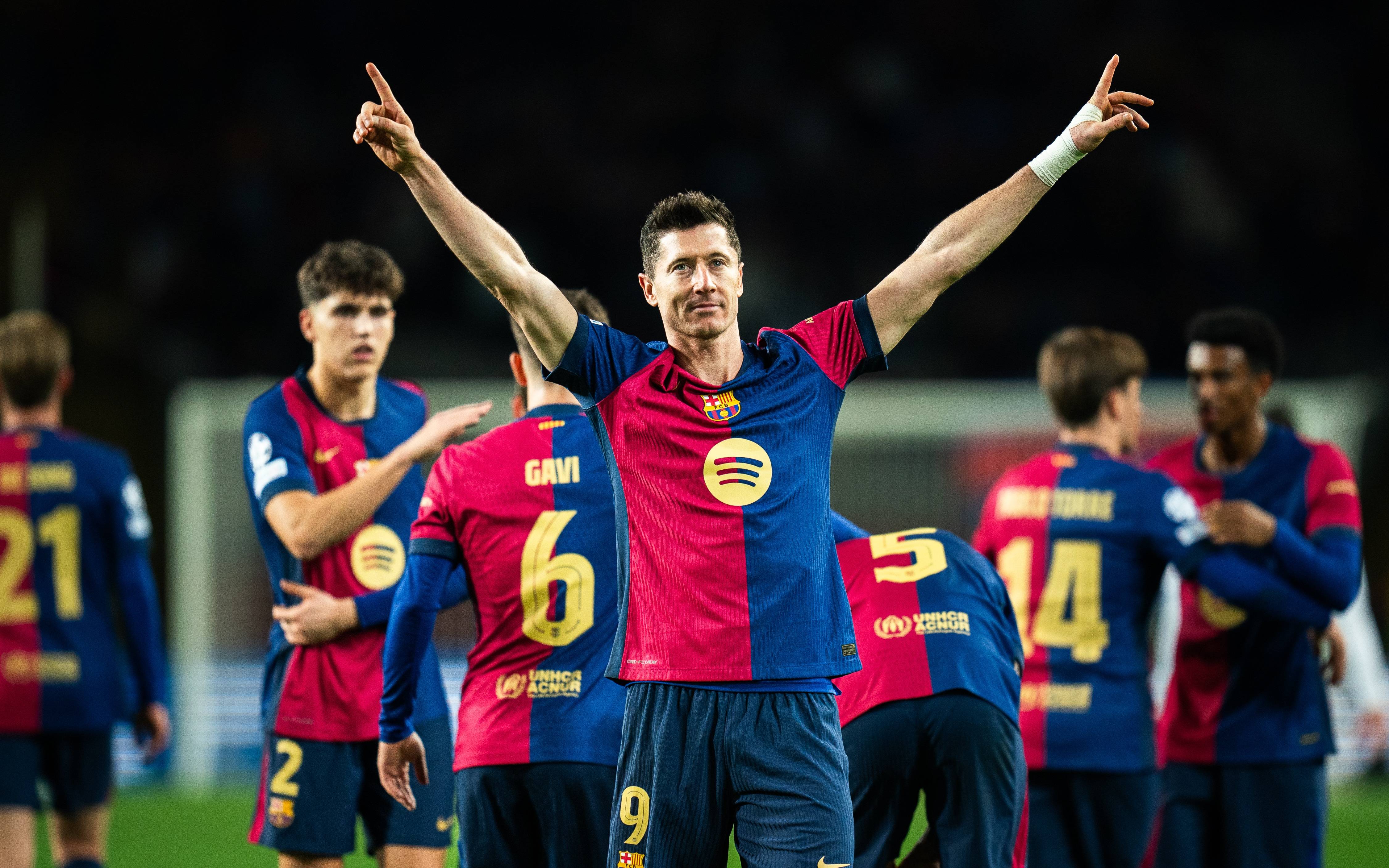 AYX- 莱万9分钟5球c罗评价 